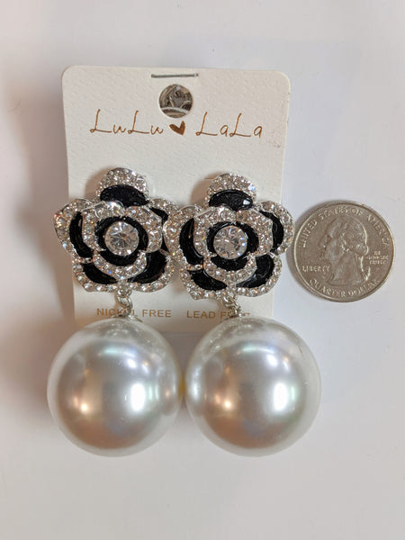 Chantilly ball earrings
